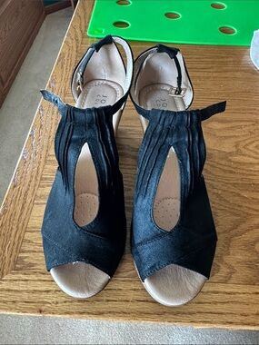Journee Collection Black Suede T-Strap Open-Toe Heels